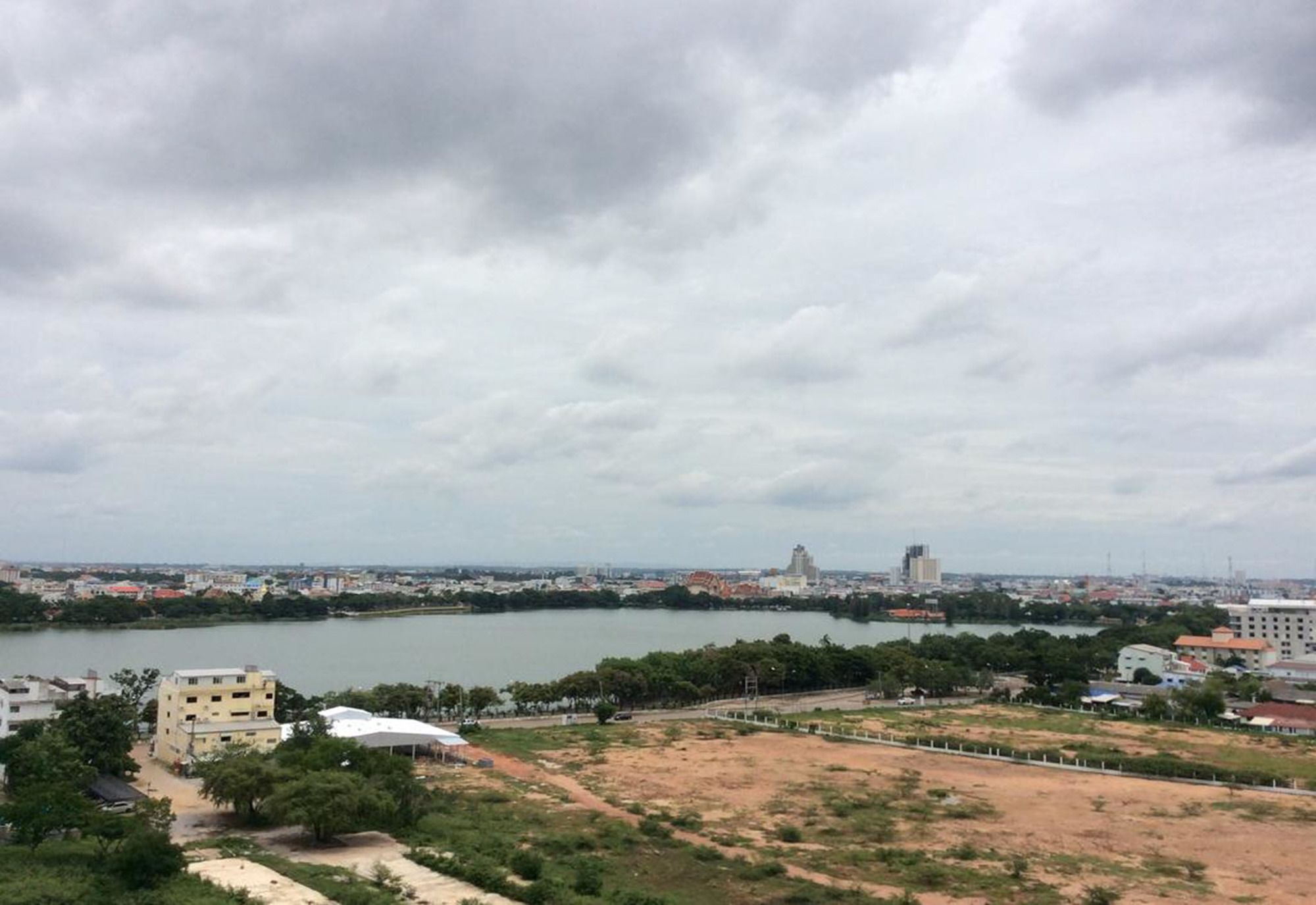 Himawari at condominium Khon Kaen Bagian luar foto